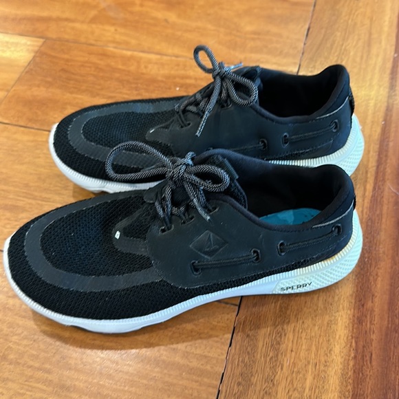 Excellent condition Sperry Boat Shoes - Picture 2 of 5